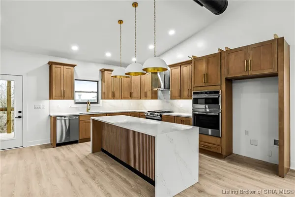 $759,900 | 1019 Ridgeview Drive, Jeffersonville, IN 47130