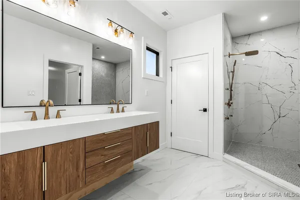 $759,900 | 1019 Ridgeview Drive, Jeffersonville, IN 47130