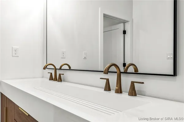 $759,900 | 1019 Ridgeview Drive, Jeffersonville, IN 47130