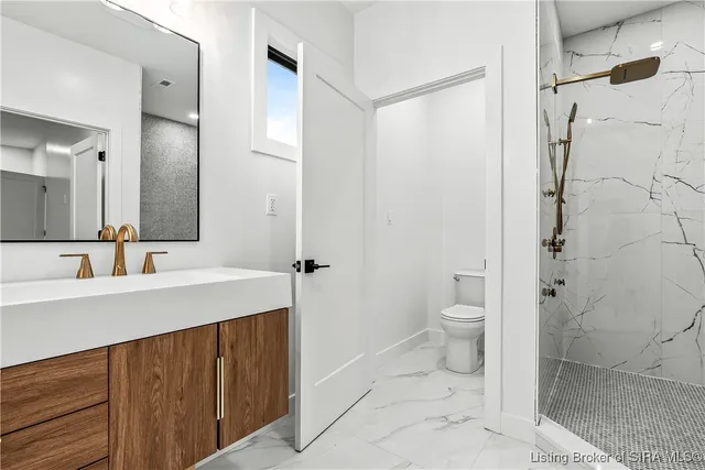 $779,900 | 1019 Ridgeview Drive, Jeffersonville, IN 47130