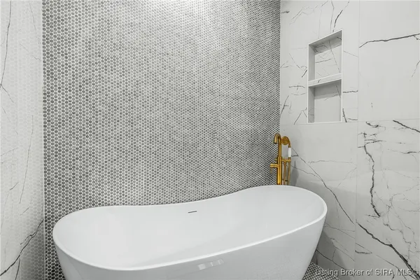 $759,900 | 1019 Ridgeview Drive, Jeffersonville, IN 47130