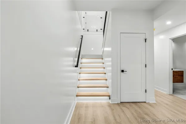 $759,900 | 1019 Ridgeview Drive, Jeffersonville, IN 47130