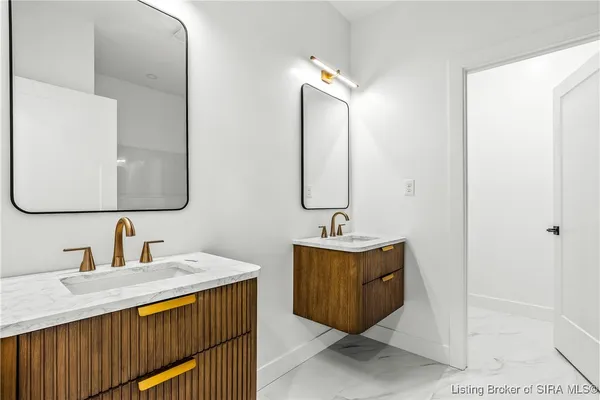 $759,900 | 1019 Ridgeview Drive, Jeffersonville, IN 47130