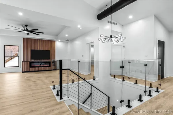 $759,900 | 1019 Ridgeview Drive, Jeffersonville, IN 47130