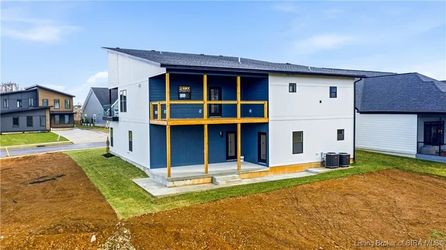 $779,900 | 1019 Ridgeview Drive, Jeffersonville, IN 47130