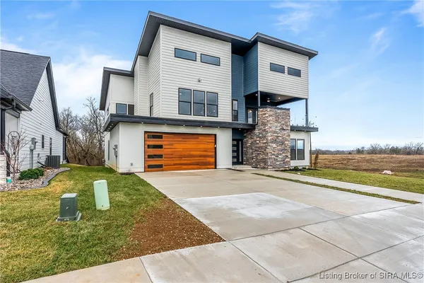 $759,900 | 1019 Ridgeview Drive, Jeffersonville, IN 47130