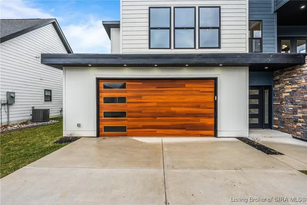 $759,900 | 1019 Ridgeview Drive, Jeffersonville, IN 47130