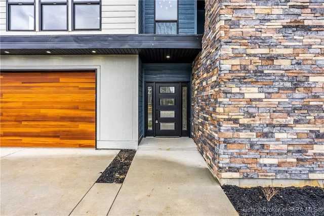 $779,900 | 1019 Ridgeview Drive, Jeffersonville, IN 47130