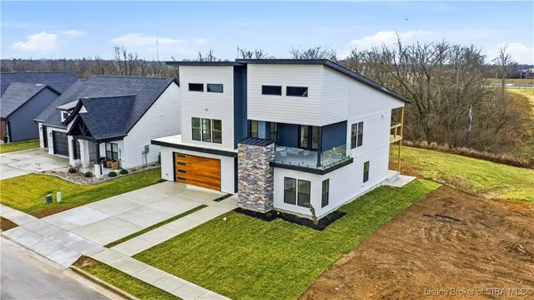 $759,900 | 1019 Ridgeview Drive, Jeffersonville, IN 47130