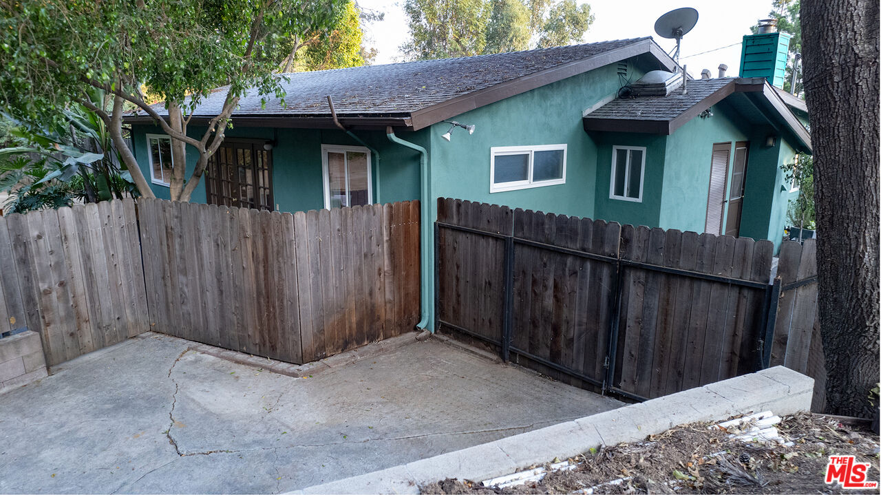 626 Oleander Drive Los Angeles, CA 90042 - Photo 66 of 75