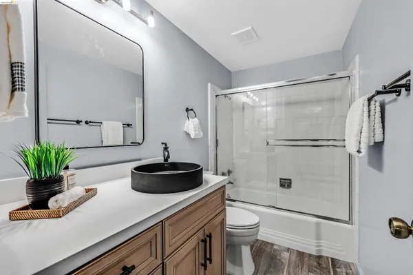 $599,000 | 3945 Harrison Street, Unit 23, Oakland, CA 94611