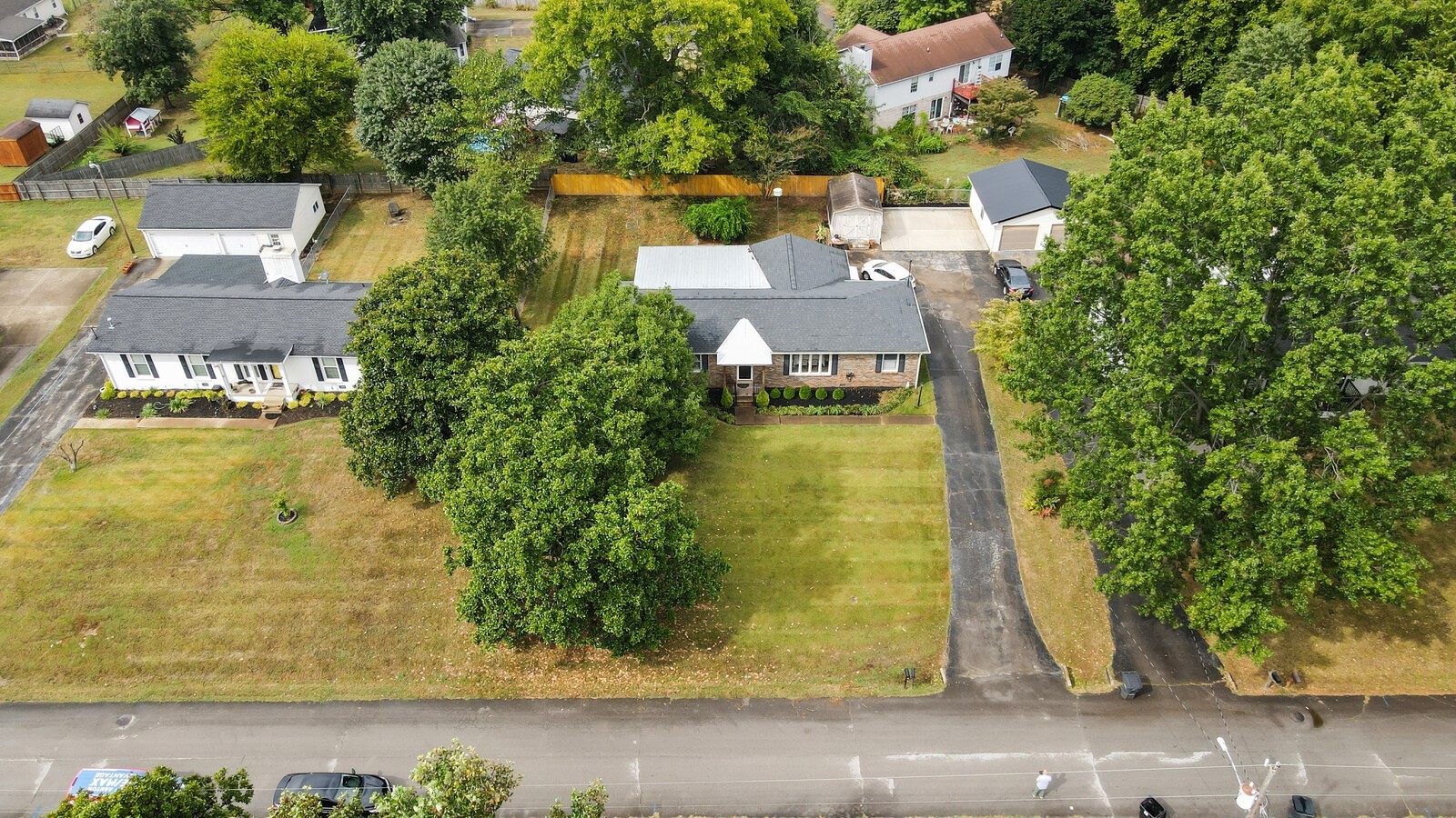220 Hampton Road Columbia, TN 38401 - Photo 65 of 74 an aerial view of residential houses with yard