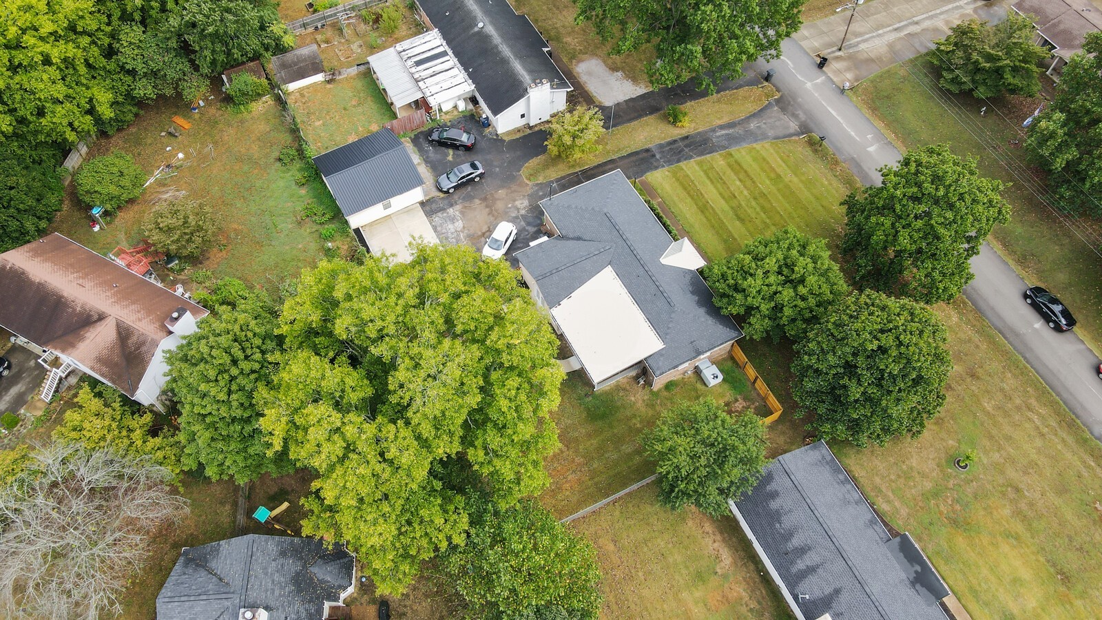 220 Hampton Road Columbia, TN 38401 - Photo 68 of 74 an aerial view of a house with swimming pool