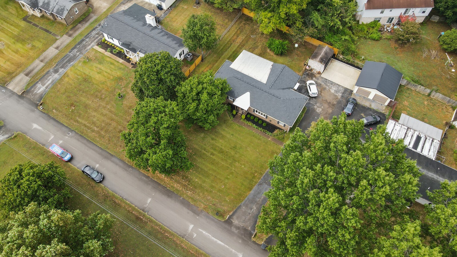 220 Hampton Road Columbia, TN 38401 - Photo 72 of 74 an aerial view of residential houses with outdoor space