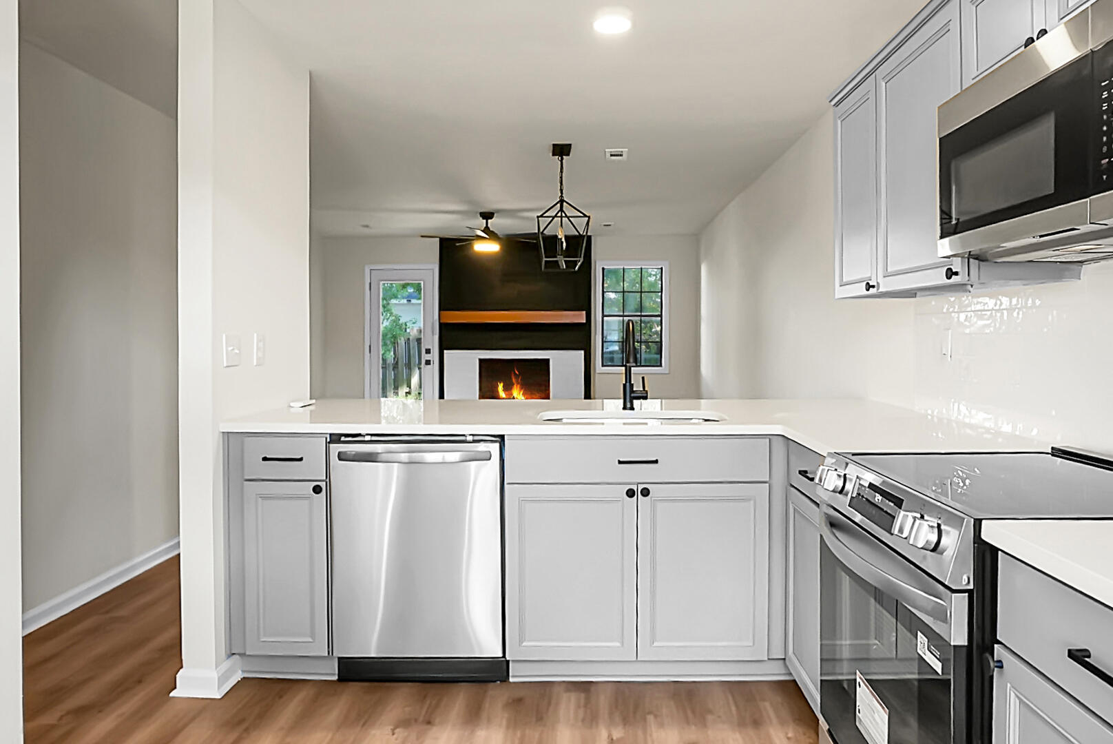 7650 Oldridge Road North Charleston, SC 29418 - Photo 7 of 23 DSC08427