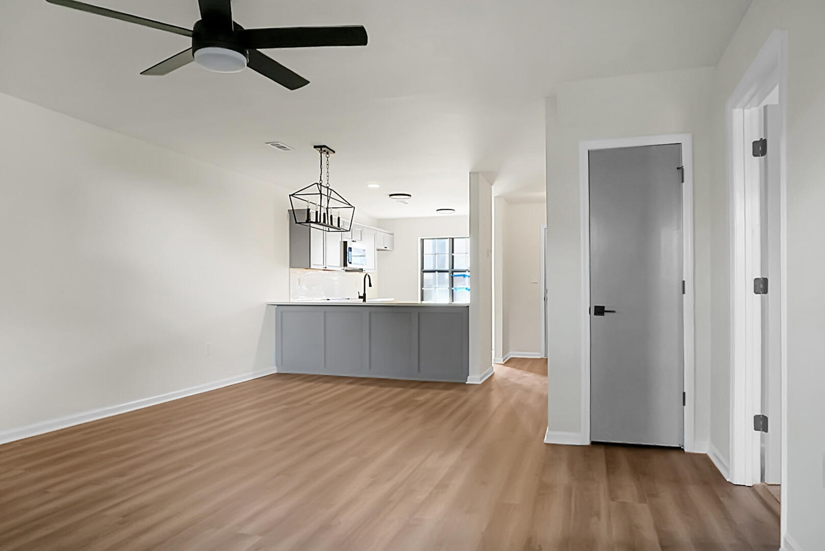 7650 Oldridge Road North Charleston, SC 29418 - Photo 9 of 23 DSC08455