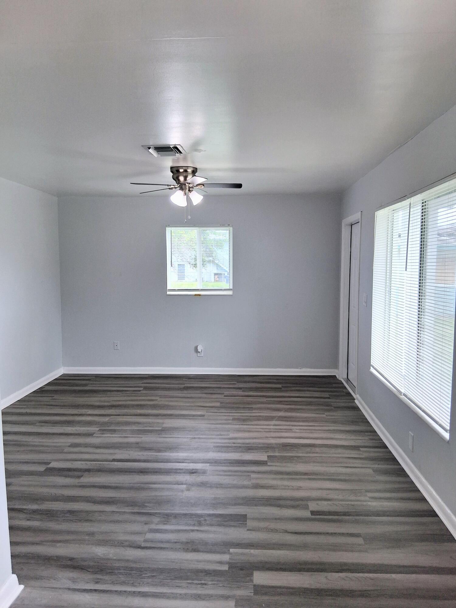 2302 Avenue M Riviera Beach, FL 33404 - Photo 2 of 8 1000020092