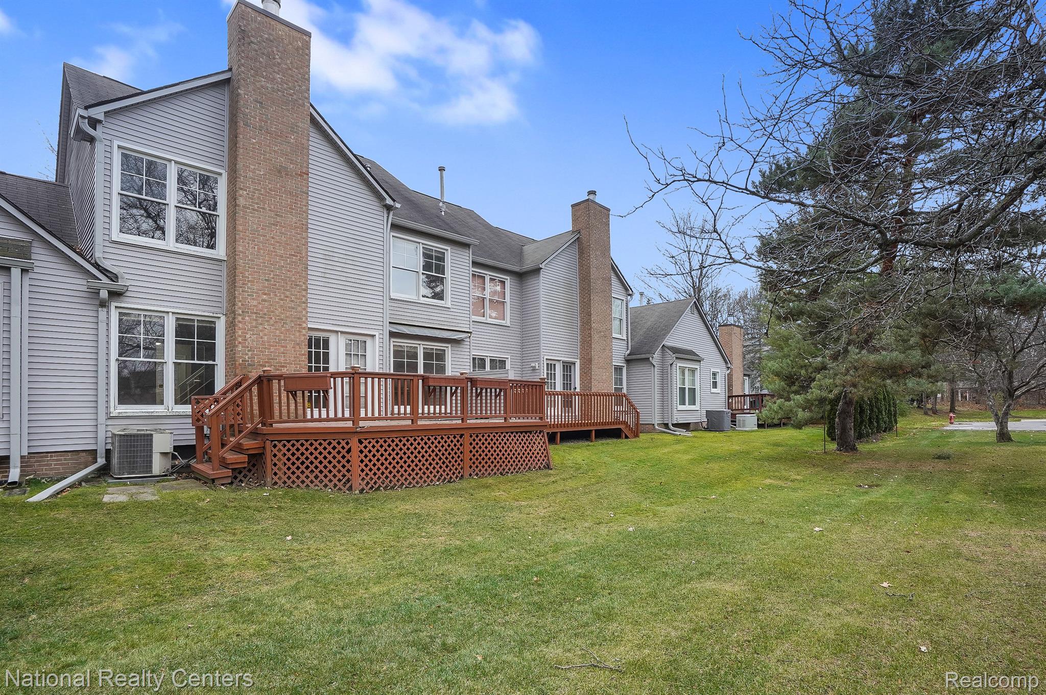 23085 Farmington Road Farmington, MI 48336 - Photo 27 of 31 Gallery Image 27