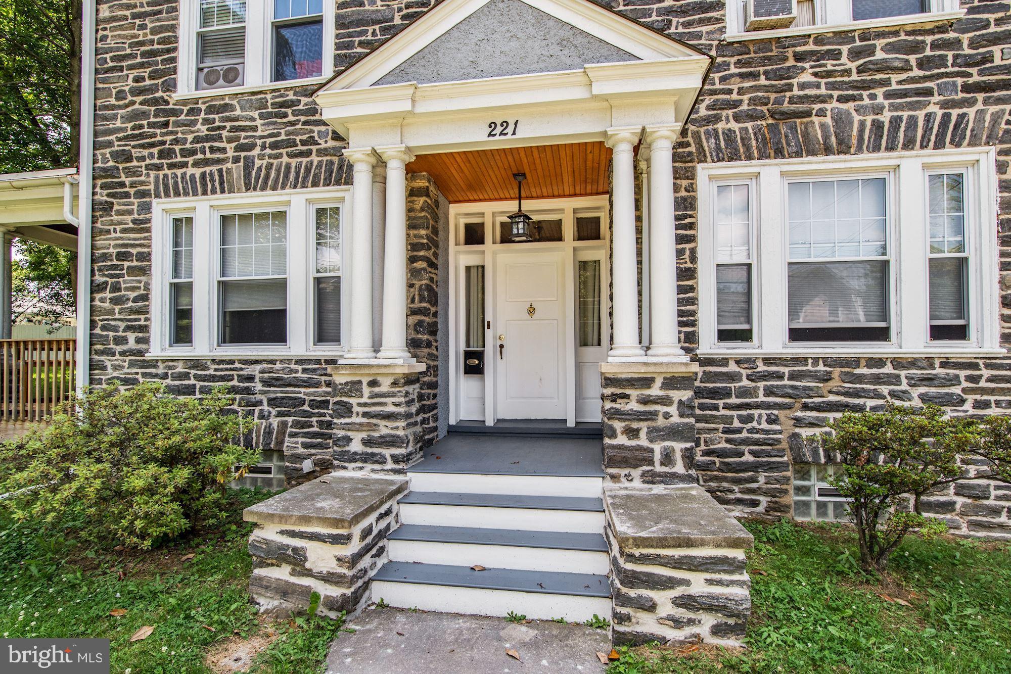 221 South State Road Upper Darby, PA 19082 - Photo 3 of 31