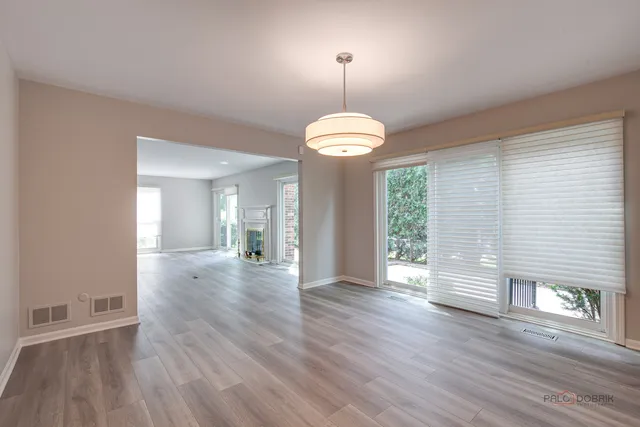 $674,000 | 9 The Court Of Lagoon View, Northbrook, IL 60062