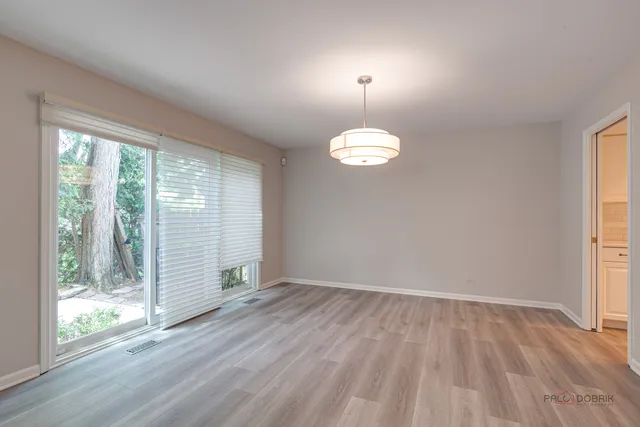 $674,000 | 9 The Court Of Lagoon View, Northbrook, IL 60062