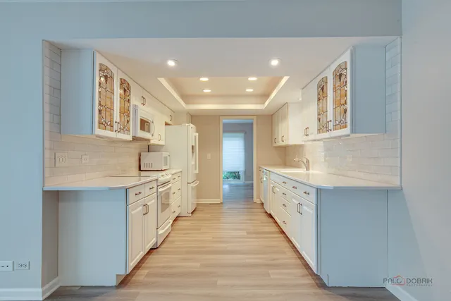 $674,000 | 9 The Court Of Lagoon View, Northbrook, IL 60062