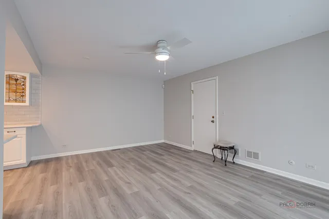 $674,000 | 9 The Court Of Lagoon View, Northbrook, IL 60062