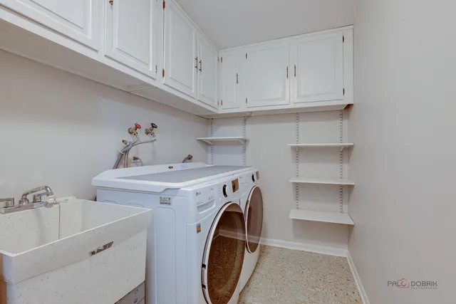 $674,000 | 9 The Court Of Lagoon View, Northbrook, IL 60062