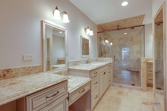 $674,000 | 9 The Court Of Lagoon View, Northbrook, IL 60062