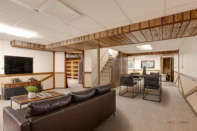 $674,000 | 9 The Court Of Lagoon View, Northbrook, IL 60062