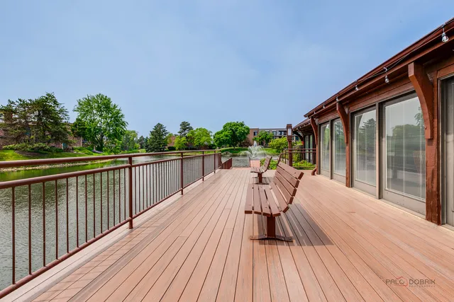 $674,000 | 9 The Court Of Lagoon View, Northbrook, IL 60062