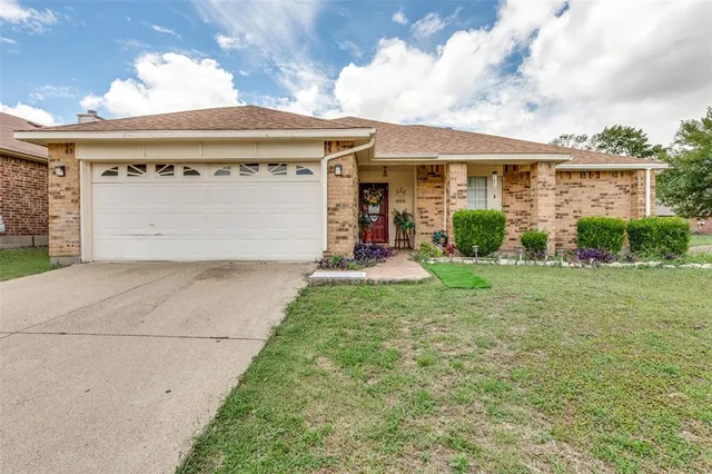 $285,000 | 8300 O Hara Lane, Fort Worth, TX 76123