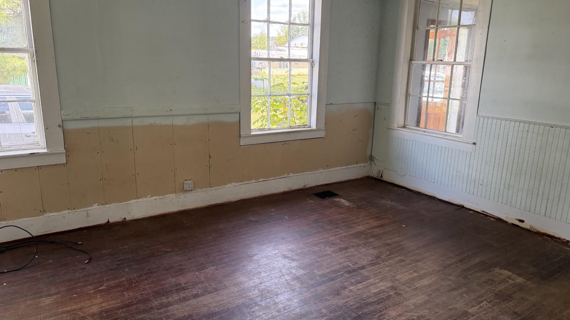 137 South Pleasant Street Troy, VT 05859 - Photo 13 of 23