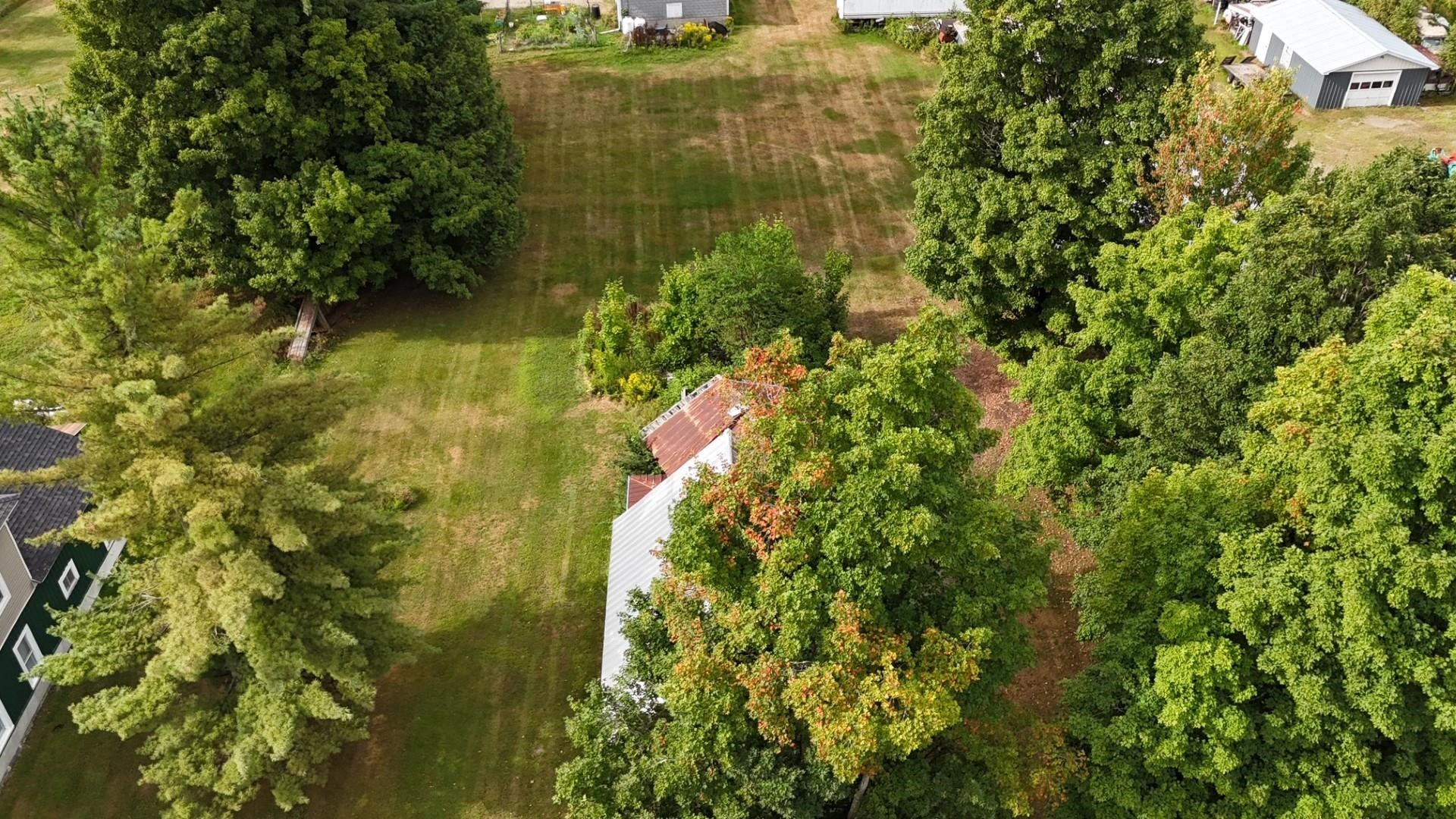 137 South Pleasant Street Troy, VT 05859 - Photo 8 of 23