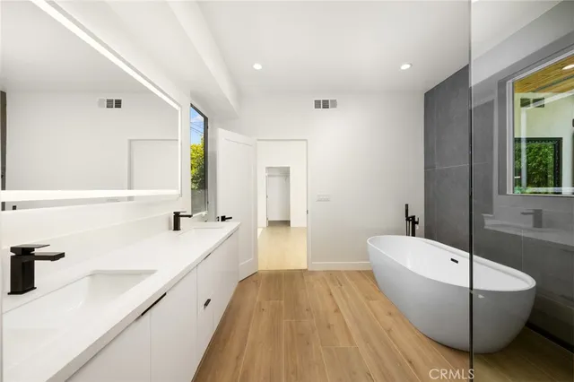 $2,349,000 | 914 North Catalina Street, Burbank, CA 91505