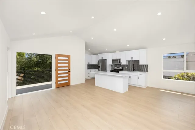 $2,349,000 | 914 North Catalina Street, Burbank, CA 91505