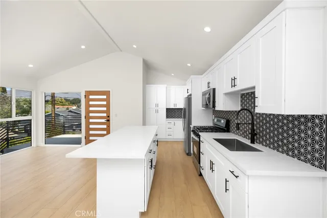 $2,349,000 | 914 North Catalina Street, Burbank, CA 91505