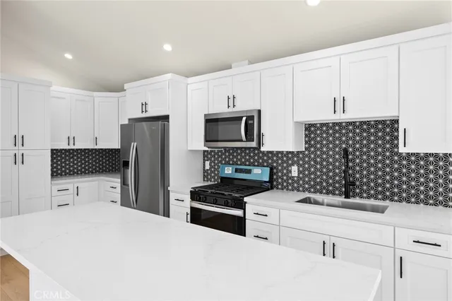 $2,349,000 | 914 North Catalina Street, Burbank, CA 91505