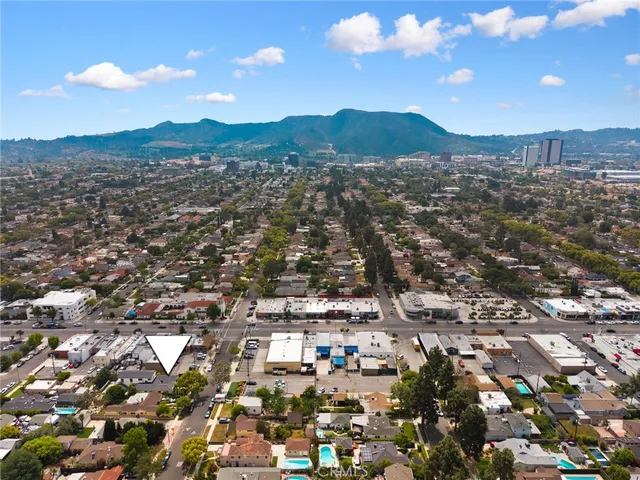 $2,349,000 | 914 North Catalina Street, Burbank, CA 91505