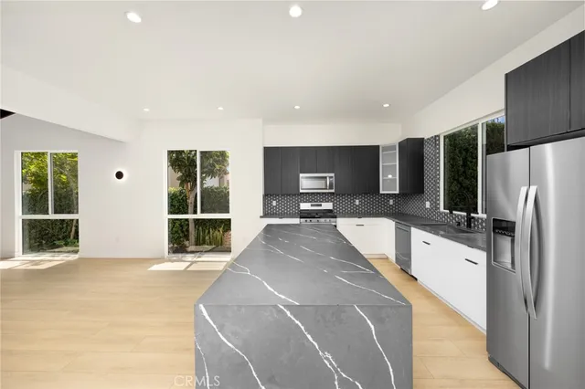 $2,349,000 | 914 North Catalina Street, Burbank, CA 91505