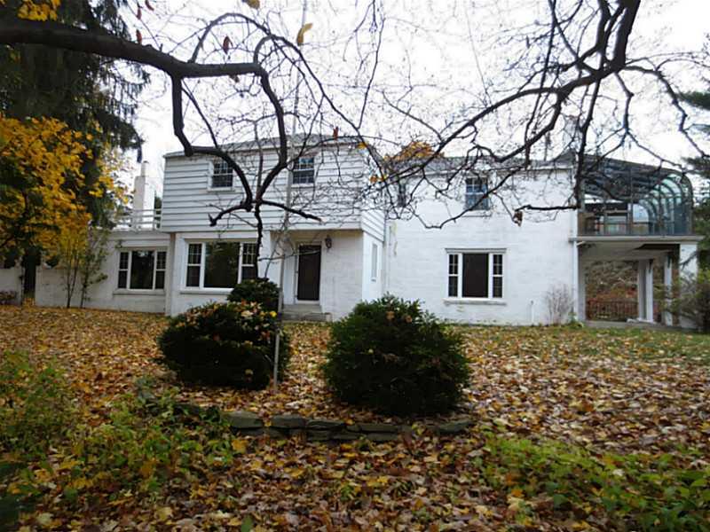 1899 Greentree Road Pittsburgh, PA 15220 - Photo 1 of 25 Exterior Front.