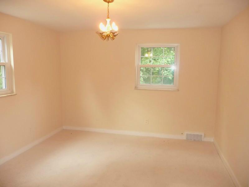 1899 Greentree Road Pittsburgh, PA 15220 - Photo 18 of 25 Bedroom.