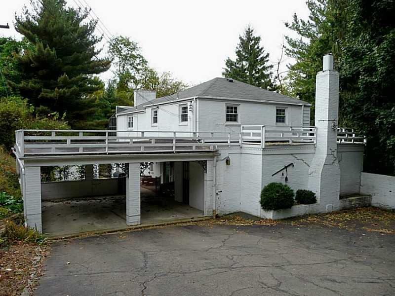 1899 Greentree Road Pittsburgh, PA 15220 - Photo 3 of 25 Exterior Back.