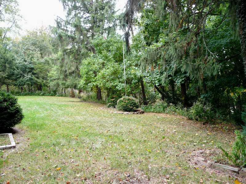 1899 Greentree Road Pittsburgh, PA 15220 - Photo 25 of 25 Yard/Garden.