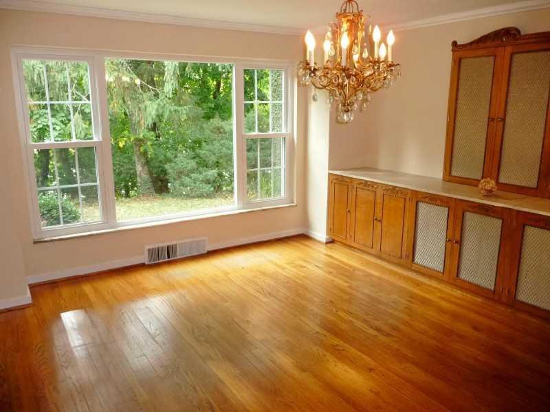 1899 Greentree Road Pittsburgh, PA 15220 - Photo 8 of 25 Dining Room.