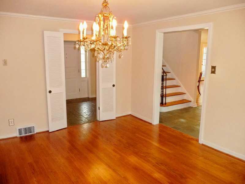 1899 Greentree Road Pittsburgh, PA 15220 - Photo 9 of 25 Dining Room.