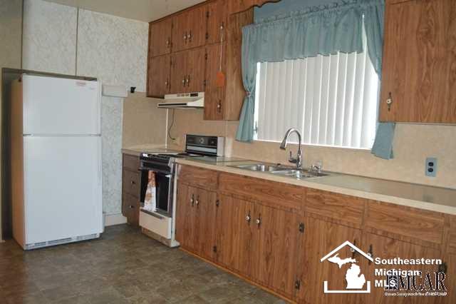 8151 Blue Bush Road Maybee, MI 48159 - Photo 17 of 43 21470519-16.JPG