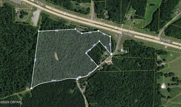 a view of a tennis court