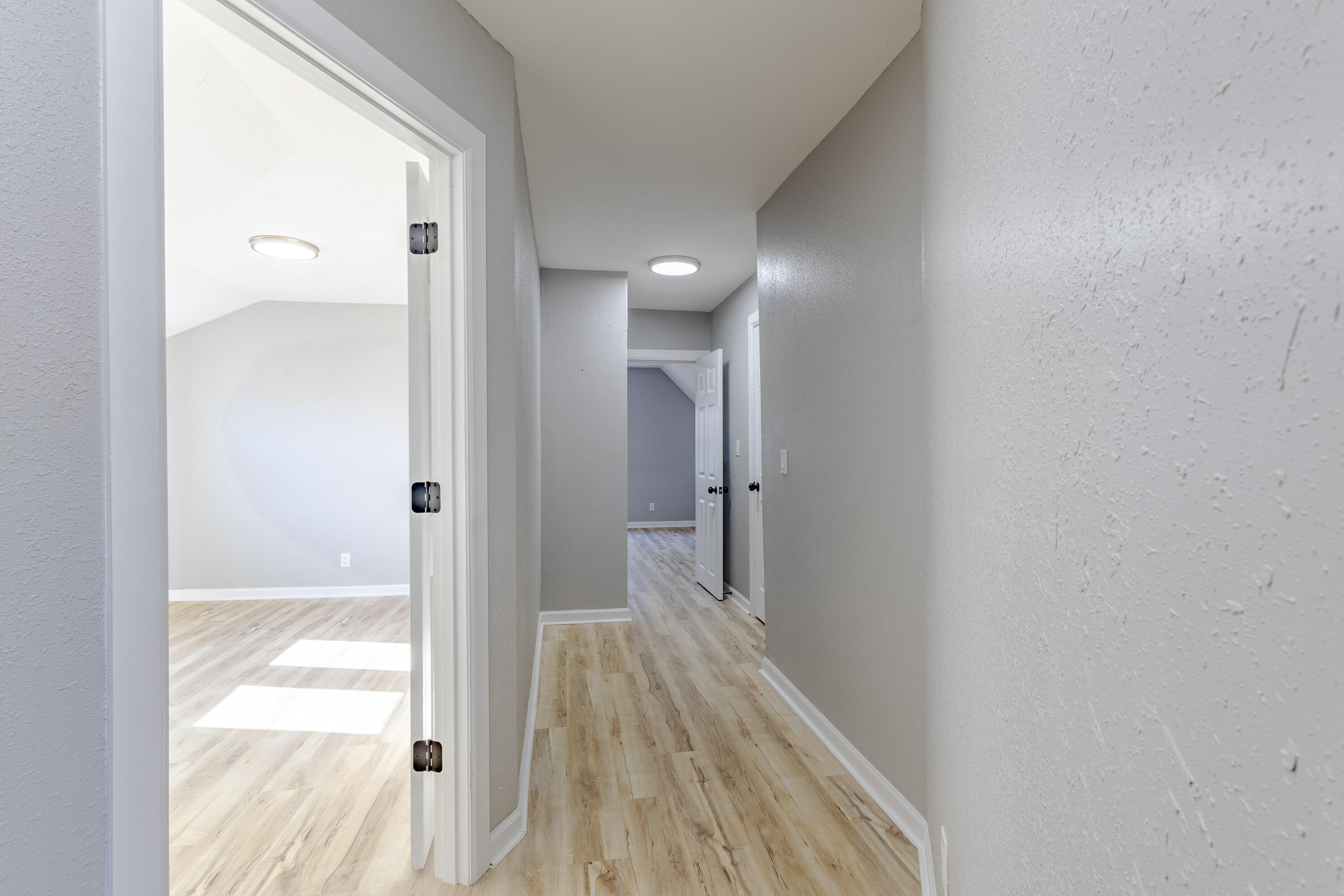 3230 North 12th Street Milwaukee, WI 53206 - Photo 20 of 32 upstairs hall way