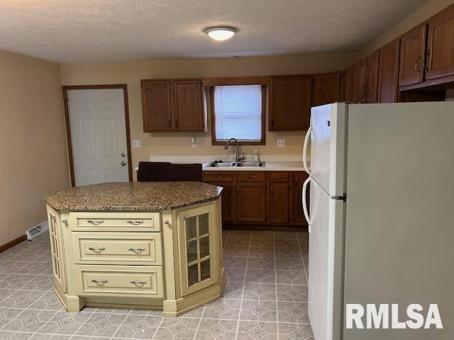 3136 Lakeshire Drive Springfield, IL 62707 - Photo 10 of 13